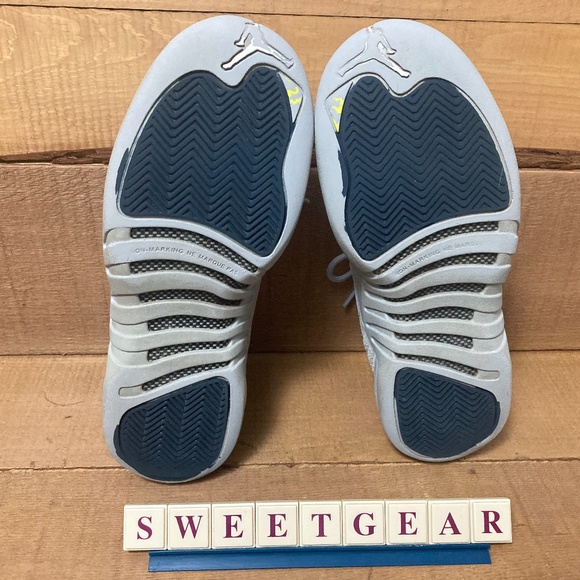 Jordan 12 Retro Low Wolf Grey (GS) - Picture 11 of 16